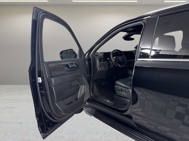 2025 Chevrolet Suburban LT