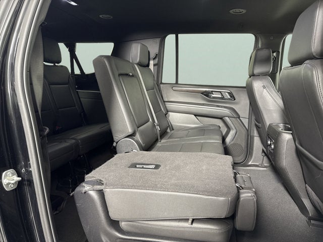 2025 Chevrolet Suburban LT