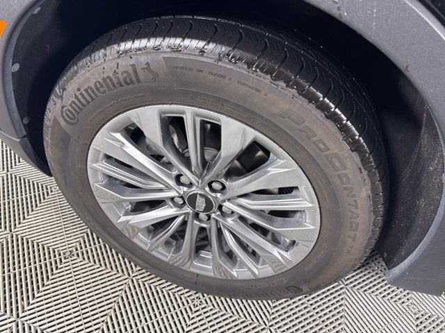 2025 Cadillac XT4 FWD Premium Luxury