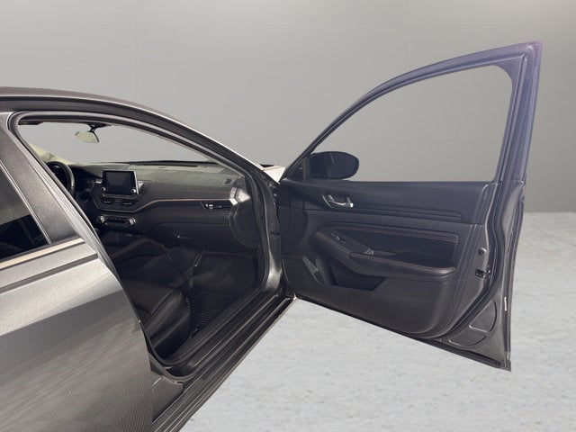 2022 Nissan Altima 2.0 SR