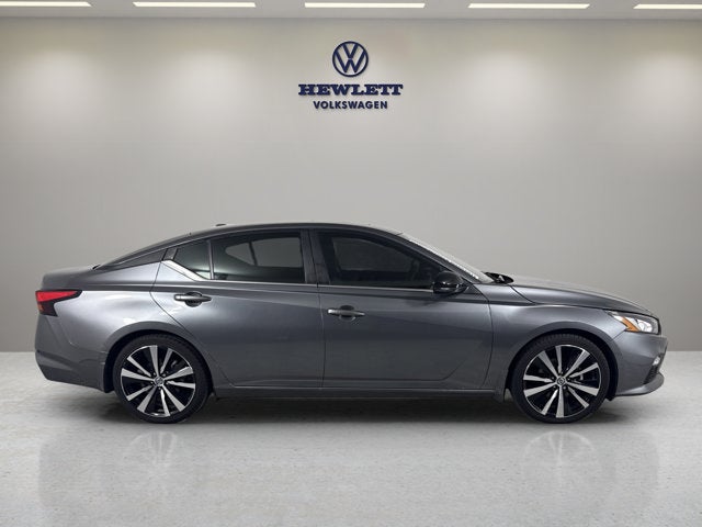 2022 Nissan Altima 2.0 SR