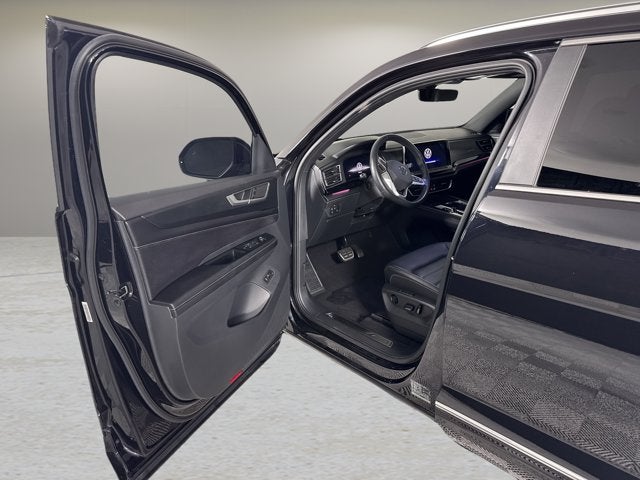 2024 Volkswagen Atlas Cross Sport 2.0T SEL R-Line
