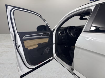 2023 Volkswagen Atlas Cross Sport 3.6L V6 SEL R-Line Black