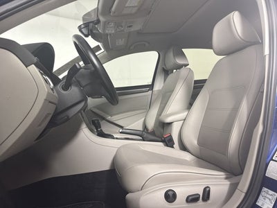2017 Volkswagen Passat 1.8T SE w/Technology