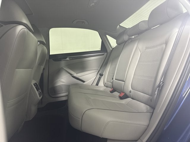 2017 Volkswagen Passat 1.8T SE w/Technology