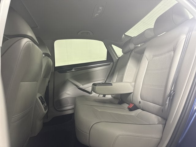 2017 Volkswagen Passat 1.8T SE w/Technology