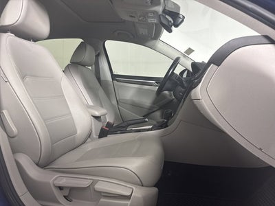 2017 Volkswagen Passat 1.8T SE w/Technology