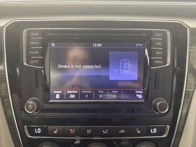 2017 Volkswagen Passat 1.8T SE w/Technology