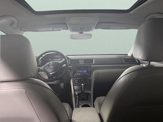 2017 Volkswagen Passat 1.8T SE w/Technology