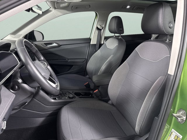 2025 Volkswagen Taos SE Black