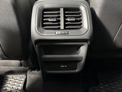 2025 Volkswagen Taos SE Black