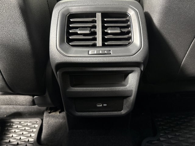 2025 Volkswagen Taos SE Black