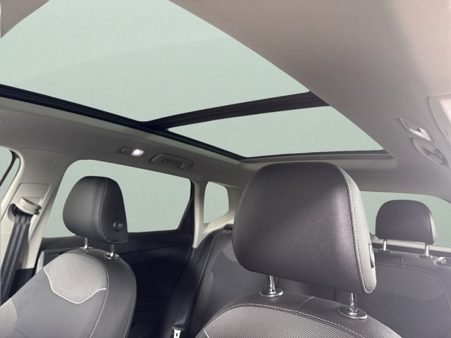 2025 Volkswagen Taos SE Black