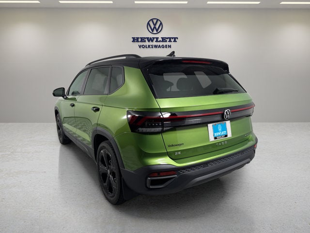 2025 Volkswagen Taos SE Black
