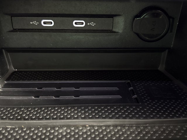 2025 Volkswagen Taos SE Black