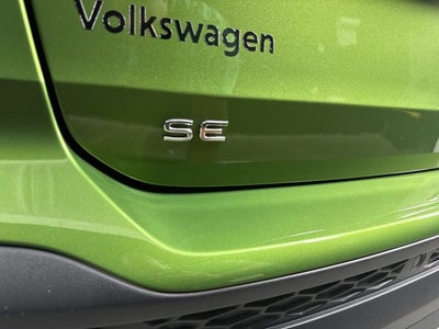 2025 Volkswagen Taos SE Black