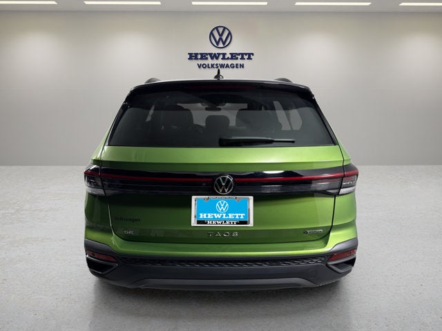 2025 Volkswagen Taos SE Black