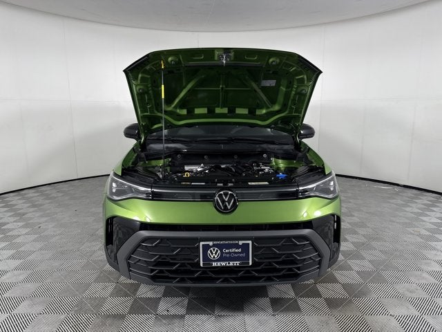 2025 Volkswagen Taos SE Black