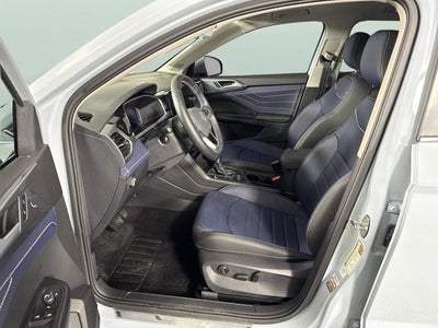 2025 Volkswagen Taos SEL