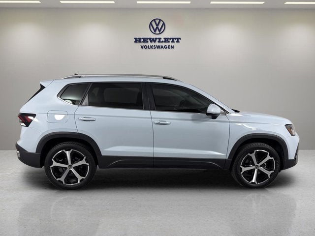 2025 Volkswagen Taos SEL