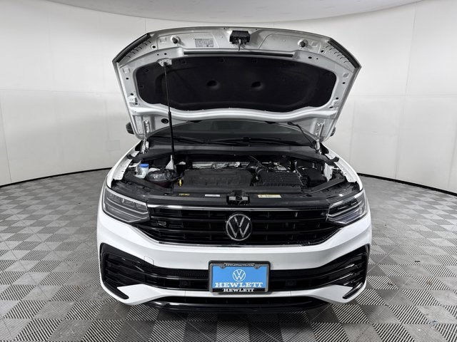 2023 Volkswagen Tiguan SE R-Line Black