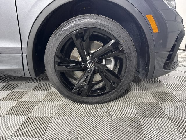 2024 Volkswagen Tiguan SE R-Line Black