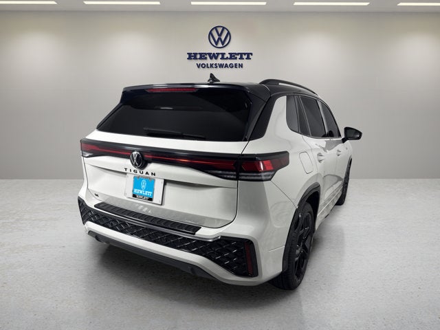 2025 Volkswagen Tiguan SE R-Line Black