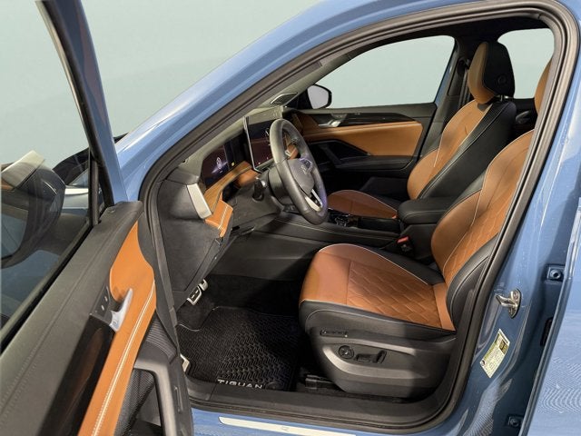 2025 Volkswagen Tiguan SEL R-Line