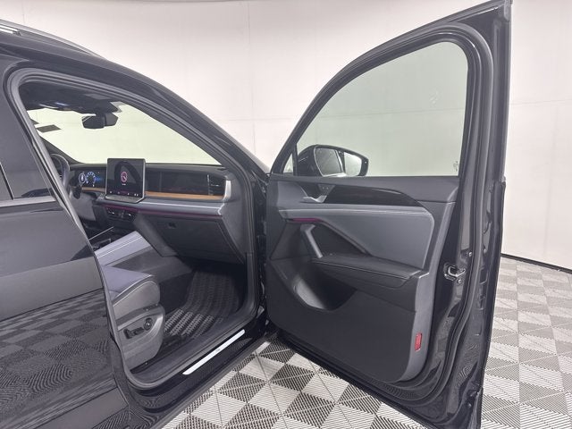 2025 Volkswagen Tiguan SEL R-Line