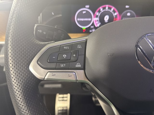 2025 Volkswagen Tiguan SEL R-Line