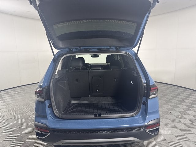 2025 Volkswagen Taos SE