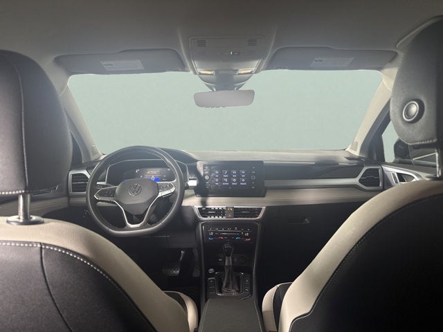 2025 Volkswagen Taos SE