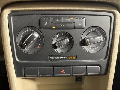 2013 Volkswagen Beetle Convertible 2.5L