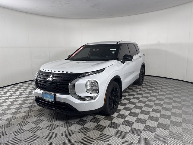 2023 Mitsubishi Outlander SE Black Edition