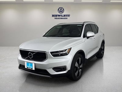 2021 Volvo XC40 Momentum