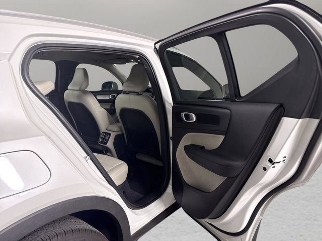 2021 Volvo XC40 Momentum