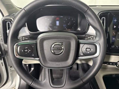2021 Volvo XC40 Momentum