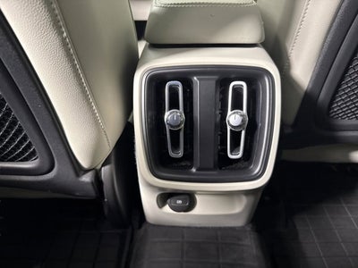 2021 Volvo XC40 Momentum