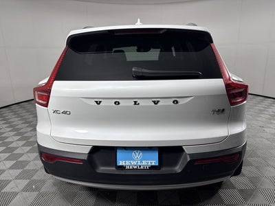 2021 Volvo XC40 Momentum