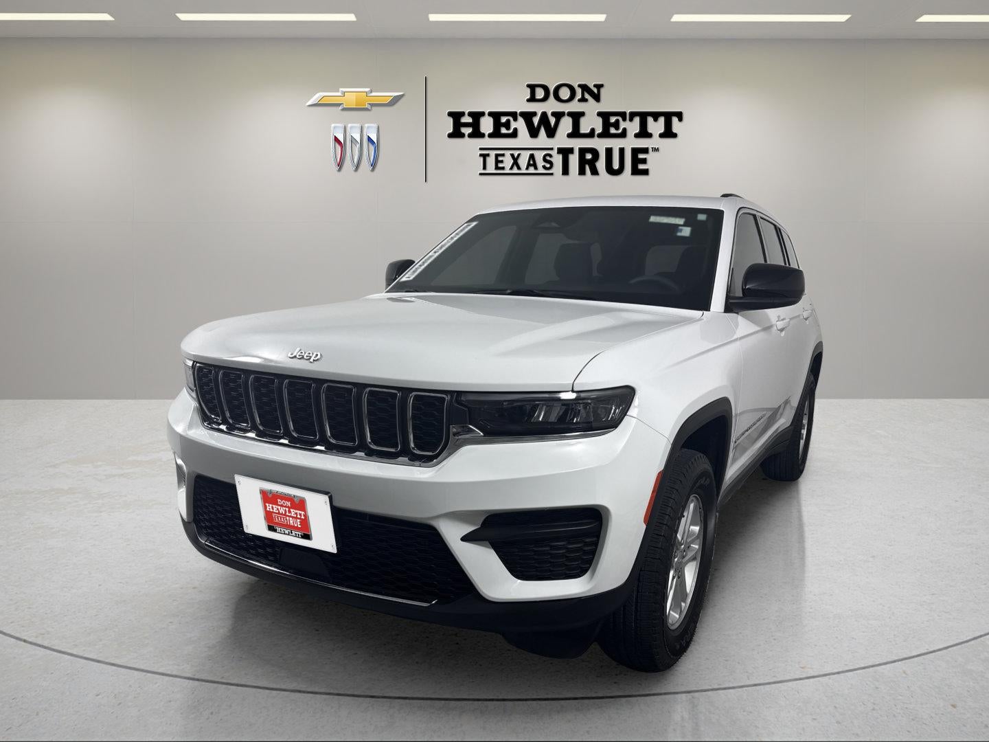 2024 Jeep Grand Cherokee Laredo 4x2