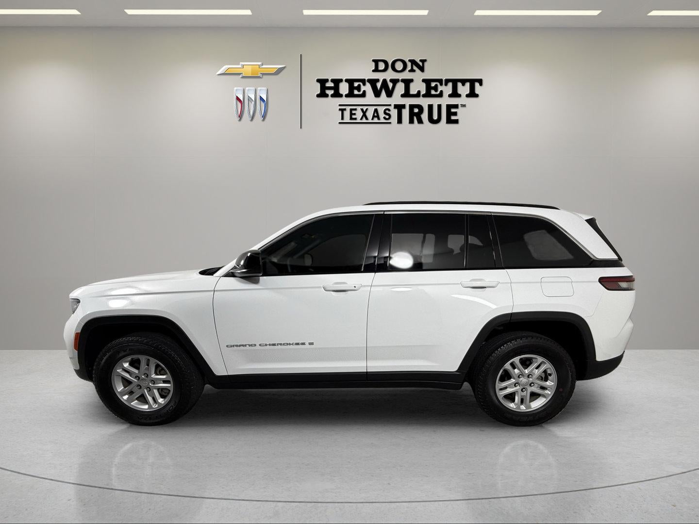 2024 Jeep Grand Cherokee Laredo 4x2