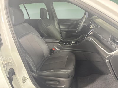 2024 Jeep Grand Cherokee Laredo 4x2