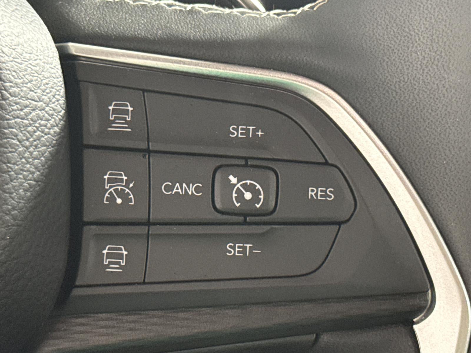 2024 Jeep Grand Cherokee Laredo 4x2