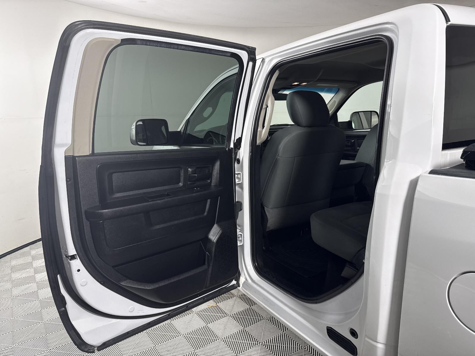 2018 RAM 1500 Tradesman Crew Cab 4x4 5'7" Box