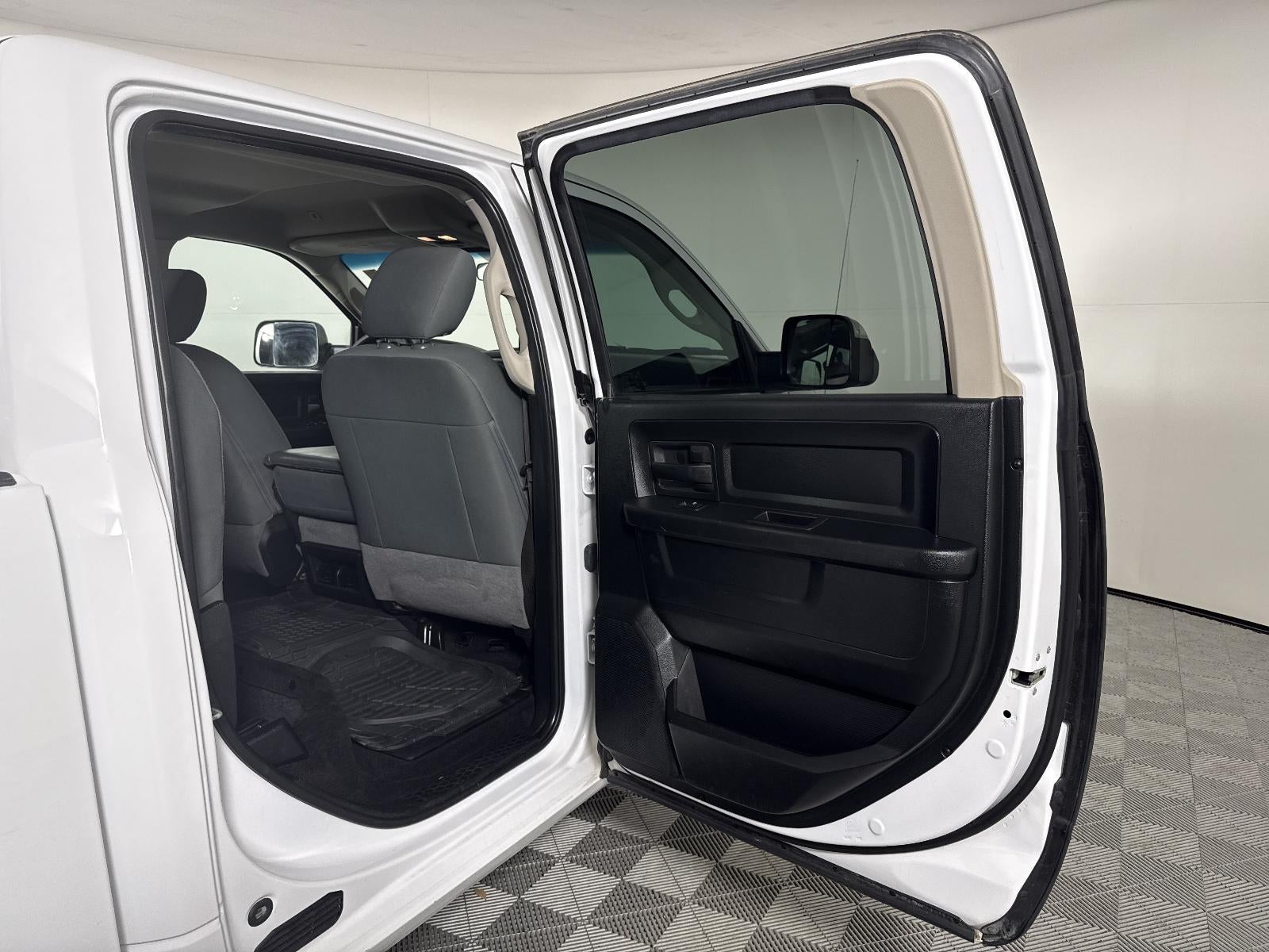 2018 RAM 1500 Tradesman Crew Cab 4x4 5'7" Box