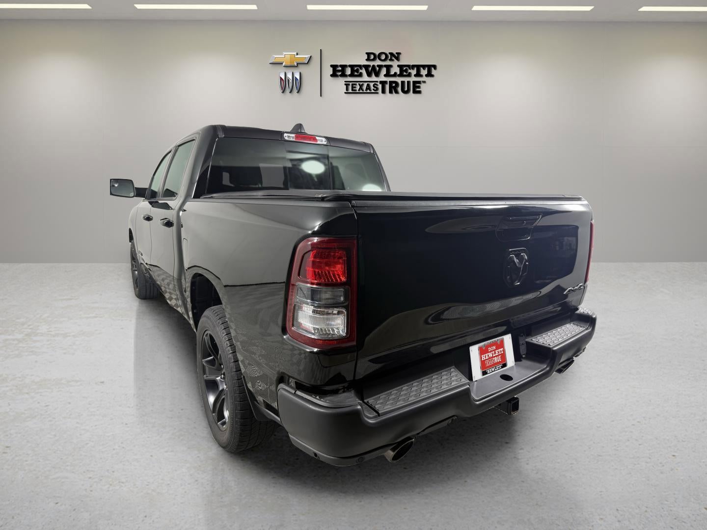 2022 RAM 1500 Lone Star Crew Cab 4x4 5'7" Box
