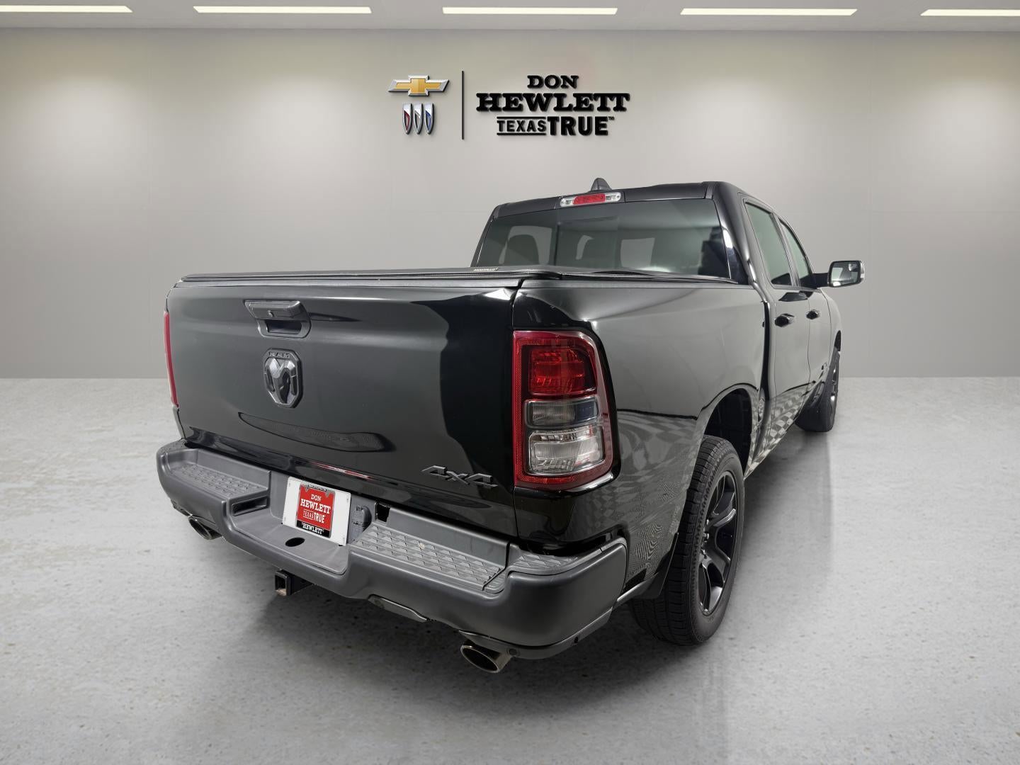 2022 RAM 1500 Lone Star Crew Cab 4x4 5'7" Box