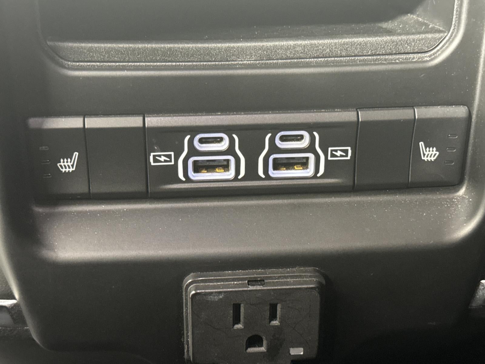 2021 RAM 1500 Laramie Crew Cab 4x4 5'7" Box
