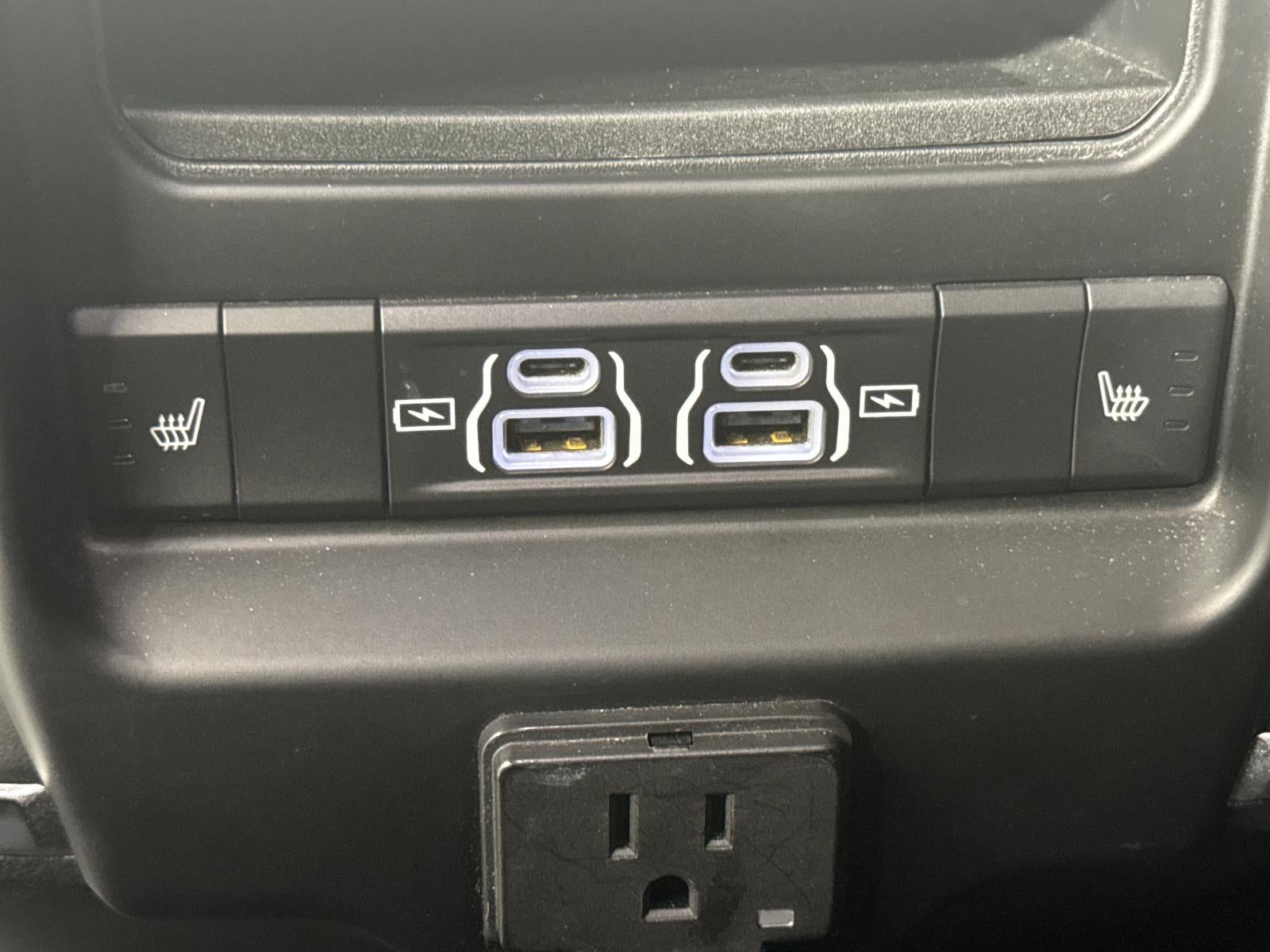 2021 RAM 1500 Laramie Crew Cab 4x4 5'7" Box