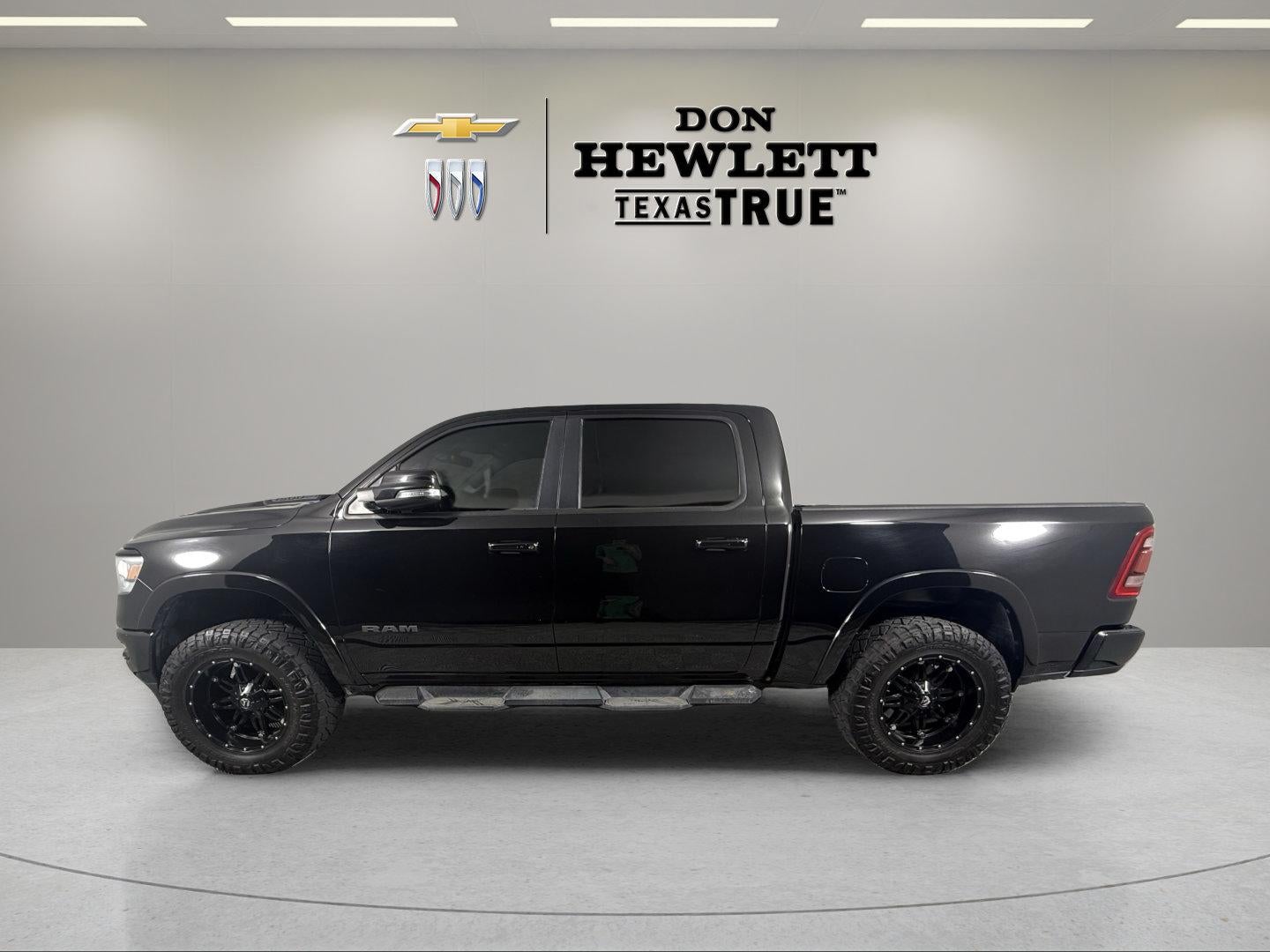 2021 RAM 1500 Laramie Crew Cab 4x4 5'7" Box